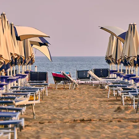 Apartament Comfy Seafront With Terrace