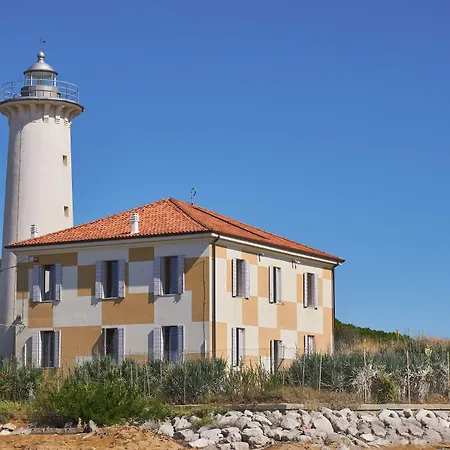 Comfy Seafront With Terrace Apartament