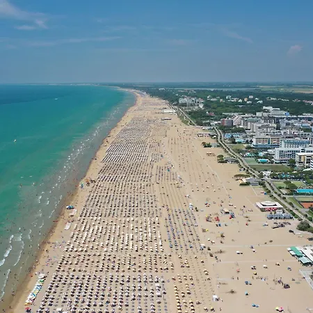 Comfy Seafront With Terrace Apartment Bibione