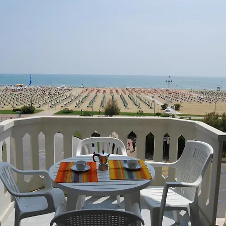 Comfy Seafront Studio With Terrace Apartamento Bibione