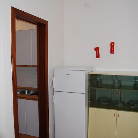 Comfy Seafront With Terrace Apartman *