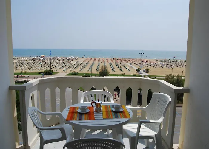 Comfy Seafront With Terrace Апартаменты Бибионе