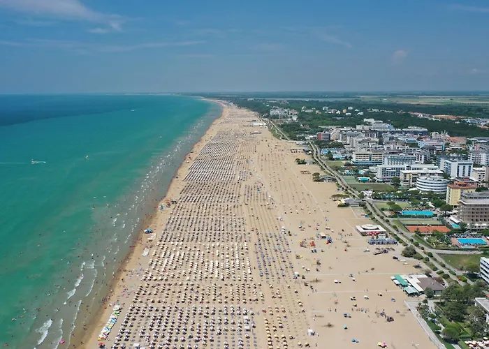 Comfy Seafront With Terrace Апартаменты Бибионе