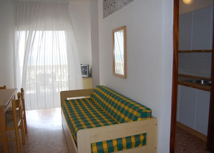 شقة Comfy Seafront With Terrace